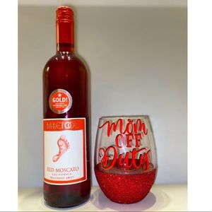 Custom wine glass with Wine bottle